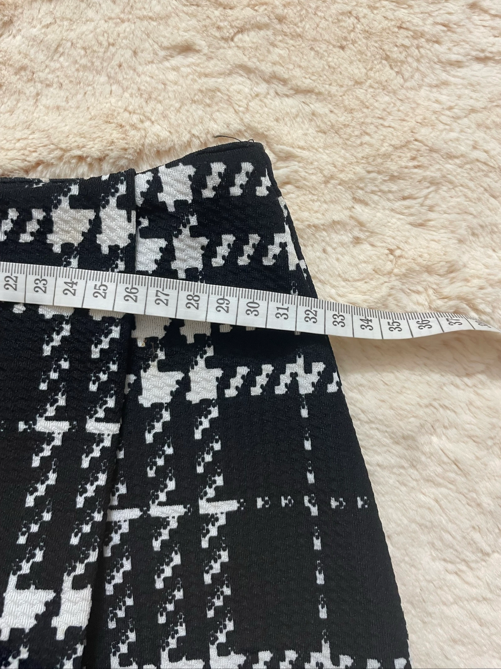 Jupe pantalon à carreaux blanc et noir – Taille XS – photo 5